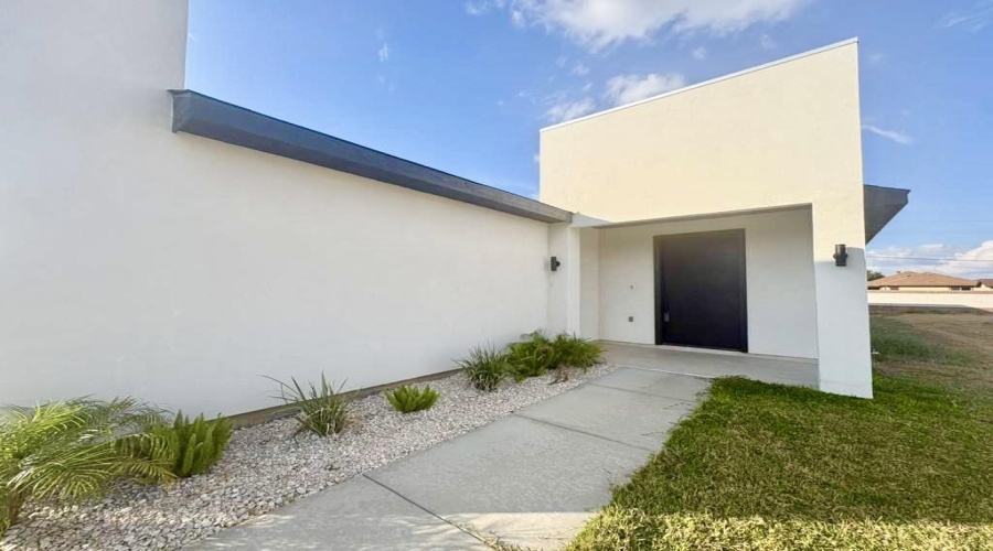 2406 Durazno Ct., LAREDO, Texas 78046-0000, 3 Bedrooms Bedrooms, 5 Rooms Rooms,2 BathroomsBathrooms,Residential,For Sale,2406 Durazno Ct.,20255507