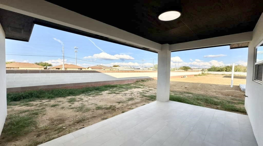 2406 Durazno Ct., LAREDO, Texas 78046-0000, 3 Bedrooms Bedrooms, 5 Rooms Rooms,2 BathroomsBathrooms,Residential,For Sale,2406 Durazno Ct.,20255507