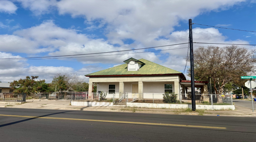 402 Washington St, laredo, Texas 78040-4545, 3 Bedrooms Bedrooms, 5 Rooms Rooms,2 BathroomsBathrooms,Residential,For Sale,402 Washington St,20255508