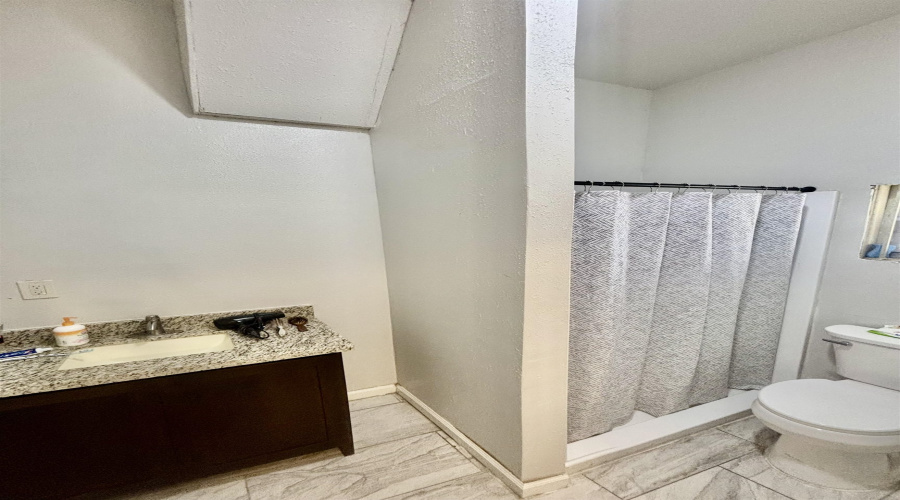 402 Washington St, laredo, Texas 78040-4545, 3 Bedrooms Bedrooms, 5 Rooms Rooms,2 BathroomsBathrooms,Residential,For Sale,402 Washington St,20255508