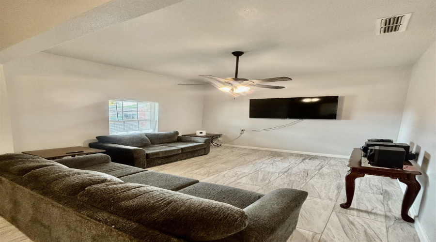 402 Washington St, laredo, Texas 78040-4545, 3 Bedrooms Bedrooms, 5 Rooms Rooms,2 BathroomsBathrooms,Residential,For Sale,402 Washington St,20255508