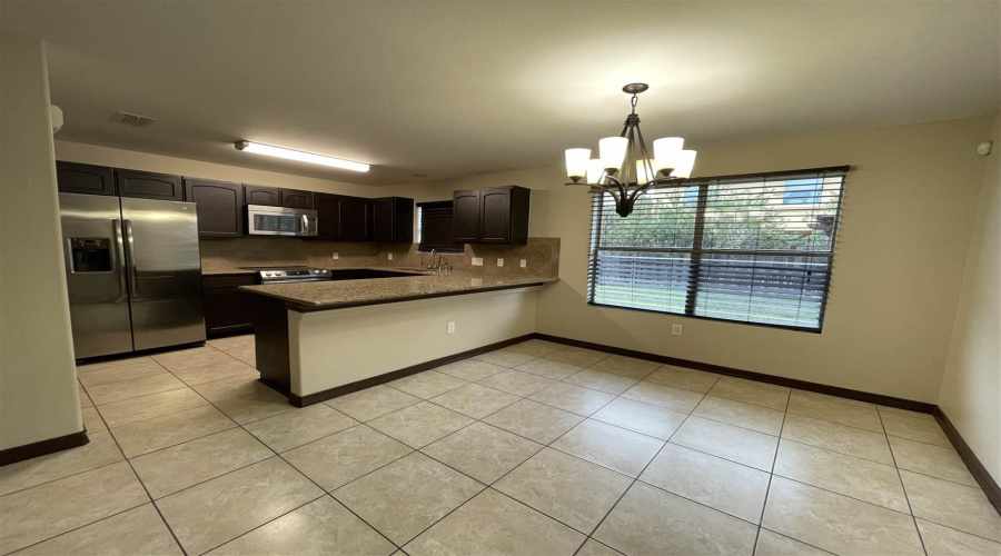 9813 Sandhill Dr, Laredo, Texas 78045, 3 Bedrooms Bedrooms, 5 Rooms Rooms,2 BathroomsBathrooms,Residential,For Rent,9813 Sandhill Dr,20255509