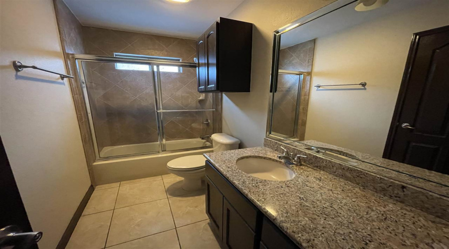 9813 Sandhill Dr, Laredo, Texas 78045, 3 Bedrooms Bedrooms, 5 Rooms Rooms,2 BathroomsBathrooms,Residential,For Rent,9813 Sandhill Dr,20255509