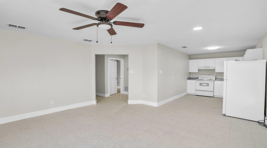 1303 Philadelphia St, Laredo, Texas 78041, 2 Bedrooms Bedrooms, 3 Rooms Rooms,1 BathroomBathrooms,Residential,For Rent,1303 Philadelphia St,20255511