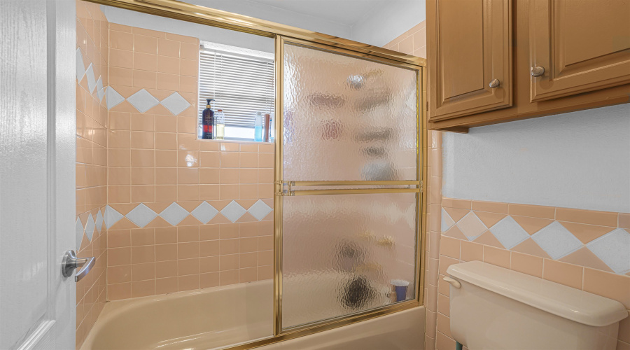 3111 Persimmon Ct, Laredo, Texas 78045, 3 Bedrooms Bedrooms, 6 Rooms Rooms,2 BathroomsBathrooms,Residential,For Sale,3111 Persimmon Ct,20255512