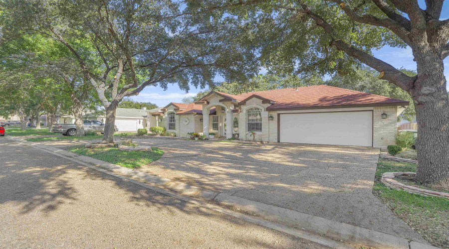 3111 Persimmon Ct, Laredo, Texas 78045, 3 Bedrooms Bedrooms, 6 Rooms Rooms,2 BathroomsBathrooms,Residential,For Sale,3111 Persimmon Ct,20255512