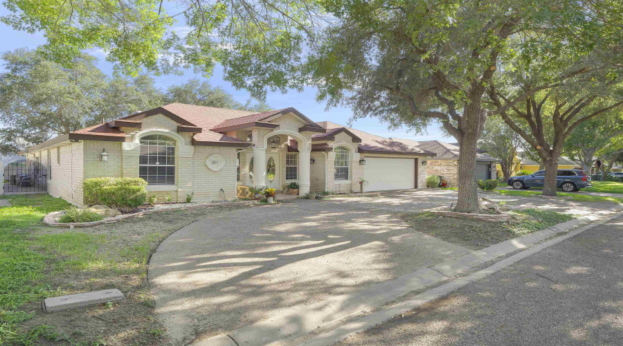 3111 Persimmon Ct, Laredo, Texas 78045, 3 Bedrooms Bedrooms, 6 Rooms Rooms,2 BathroomsBathrooms,Residential,For Sale,3111 Persimmon Ct,20255512