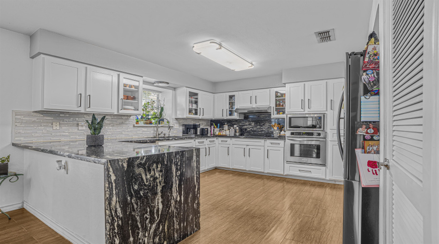 3111 Persimmon Ct, Laredo, Texas 78045, 3 Bedrooms Bedrooms, 6 Rooms Rooms,2 BathroomsBathrooms,Residential,For Sale,3111 Persimmon Ct,20255512