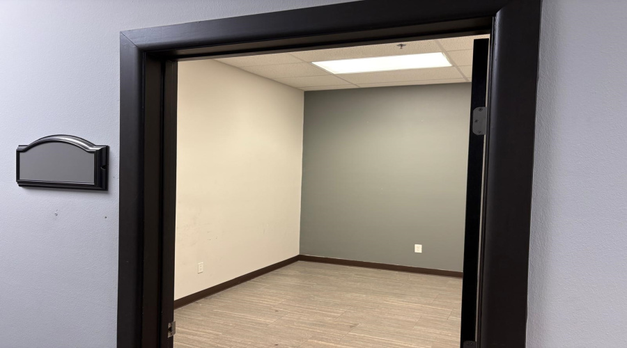 6999 McPherson Rd, laredo, Texas 78041, 51 Rooms Rooms,2 BathroomsBathrooms,Commercial retail/office,For Rent,6999 McPherson Rd,20255514