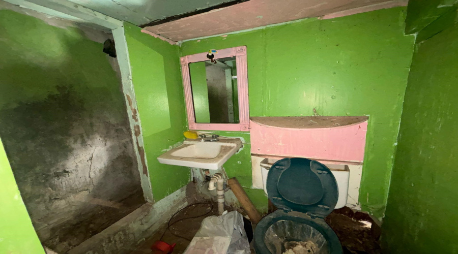 2206 S Smith Ave, Laredo, Texas 78046, 2 Bedrooms Bedrooms, 5 Rooms Rooms,1 BathroomBathrooms,Residential,For Sale,2206 S Smith Ave,20255522