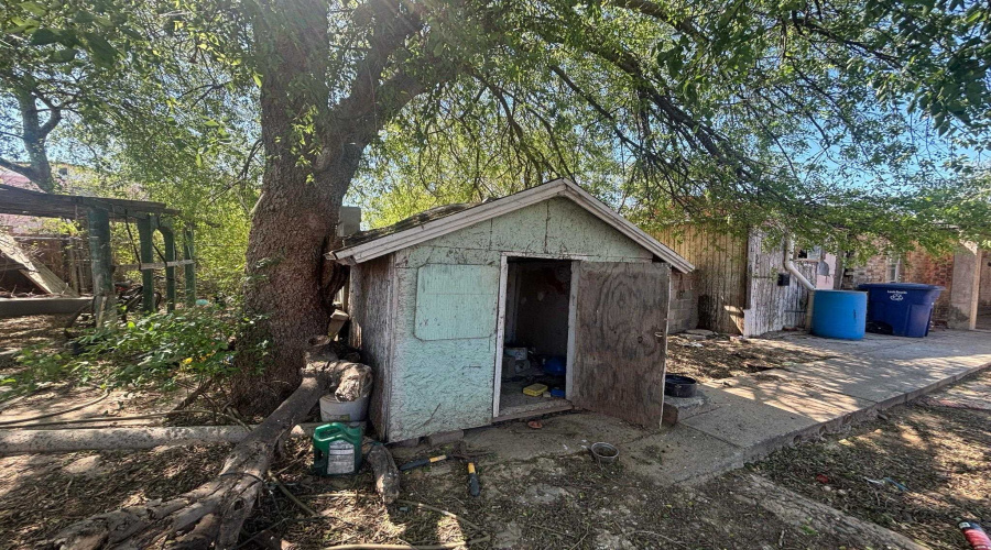 2206 S Smith Ave, Laredo, Texas 78046, 2 Bedrooms Bedrooms, 5 Rooms Rooms,1 BathroomBathrooms,Residential,For Sale,2206 S Smith Ave,20255522