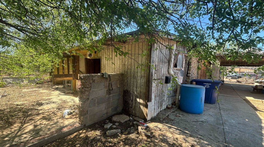 2206 S Smith Ave, Laredo, Texas 78046, 2 Bedrooms Bedrooms, 5 Rooms Rooms,1 BathroomBathrooms,Residential,For Sale,2206 S Smith Ave,20255522