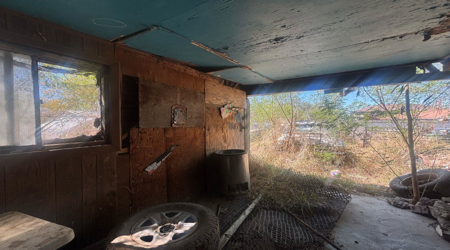 2206 S Smith Ave, Laredo, Texas 78046, 2 Bedrooms Bedrooms, 5 Rooms Rooms,1 BathroomBathrooms,Residential,For Sale,2206 S Smith Ave,20255522