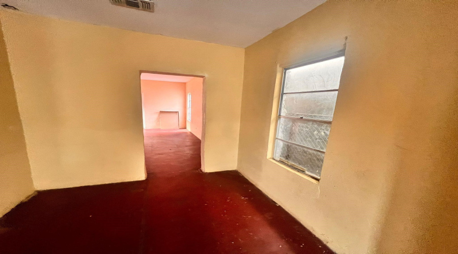 406 Grant St, Laredo, Texas 78040, 3 Bedrooms Bedrooms, 5 Rooms Rooms,2 BathroomsBathrooms,Residential,For Sale,406 Grant St,20255523