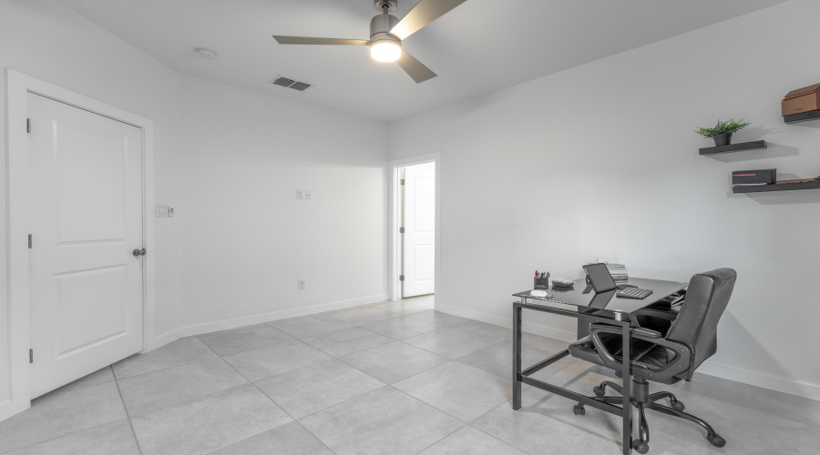 621 Journey Loop, Laredo, Texas 78045, 3 Bedrooms Bedrooms, 5 Rooms Rooms,2 BathroomsBathrooms,Residential,For Sale,621 Journey Loop,20255525