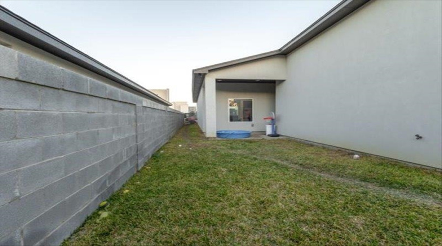 621 Journey Loop, Laredo, Texas 78045, 3 Bedrooms Bedrooms, 5 Rooms Rooms,2 BathroomsBathrooms,Residential,For Sale,621 Journey Loop,20255525