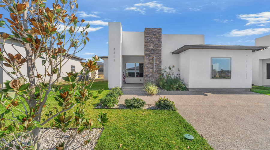 1111 Morocoy Dr., Laredo, Texas 78046, 3 Bedrooms Bedrooms, 5 Rooms Rooms,2 BathroomsBathrooms,Residential,For Sale,1111 Morocoy Dr.,20255526