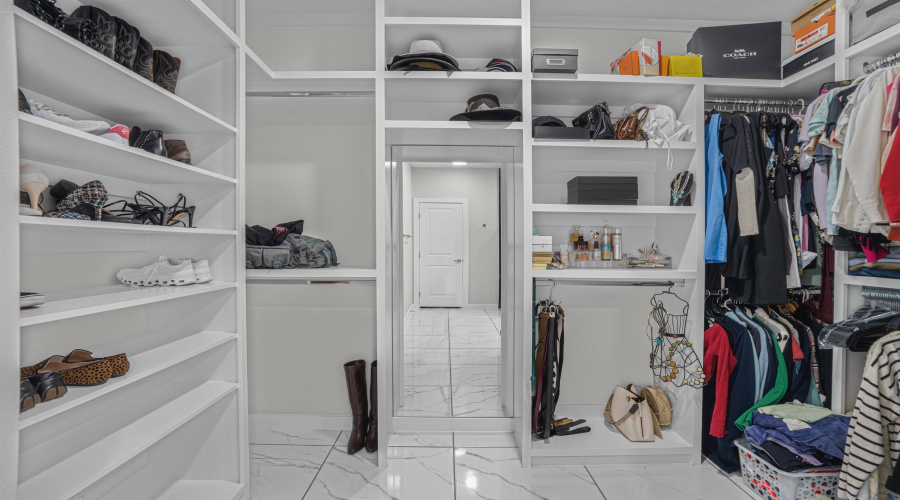 1111 Morocoy Dr., Laredo, Texas 78046, 3 Bedrooms Bedrooms, 5 Rooms Rooms,2 BathroomsBathrooms,Residential,For Sale,1111 Morocoy Dr.,20255526