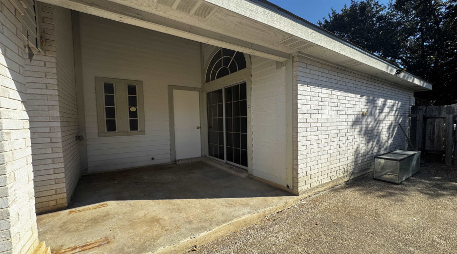 1808 Denmark Ln, Laredo, Texas 78045, 3 Bedrooms Bedrooms, 5 Rooms Rooms,2 BathroomsBathrooms,Residential,For Rent,1808 Denmark Ln,20255528