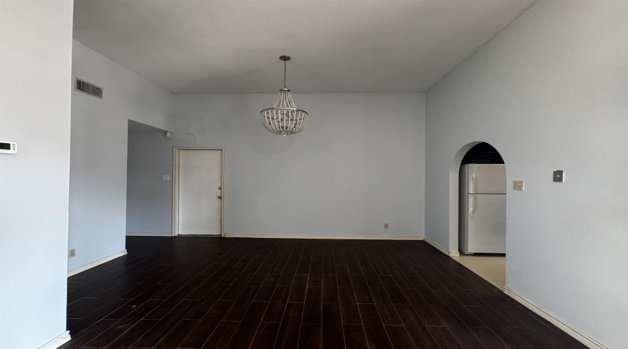 1808 Denmark Ln, Laredo, Texas 78045, 3 Bedrooms Bedrooms, 5 Rooms Rooms,2 BathroomsBathrooms,Residential,For Rent,1808 Denmark Ln,20255528