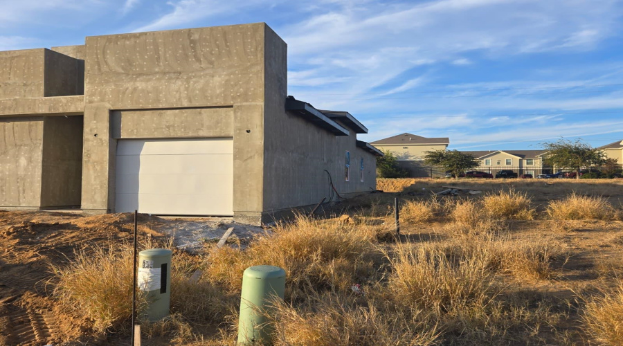 206 Lusitano Dr., Laredo, Texas 78046, 4 Bedrooms Bedrooms, 6 Rooms Rooms,2 BathroomsBathrooms,Residential,For Sale,206 Lusitano Dr.,20255529