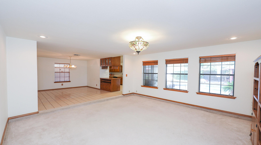 1215 St Patrick Dr, Laredo, Texas 78045, 3 Bedrooms Bedrooms, 7 Rooms Rooms,3 BathroomsBathrooms,Residential,For Sale,1215 St Patrick Dr,20254431