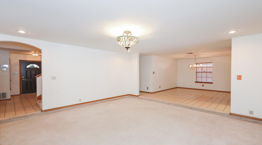 1215 St Patrick Dr, Laredo, Texas 78045, 3 Bedrooms Bedrooms, 7 Rooms Rooms,3 BathroomsBathrooms,Residential,For Sale,1215 St Patrick Dr,20254431