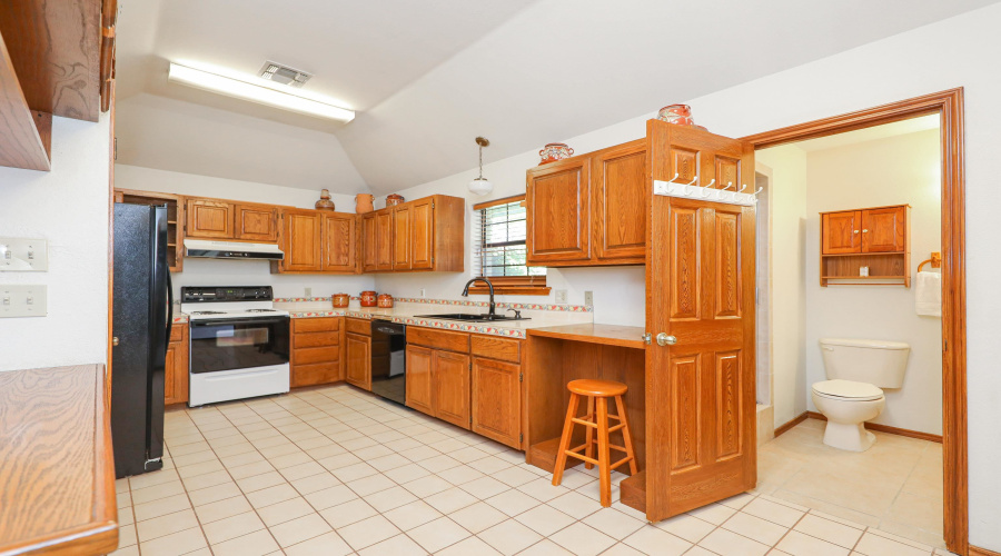 1215 St Patrick Dr, Laredo, Texas 78045, 3 Bedrooms Bedrooms, 7 Rooms Rooms,3 BathroomsBathrooms,Residential,For Sale,1215 St Patrick Dr,20254431