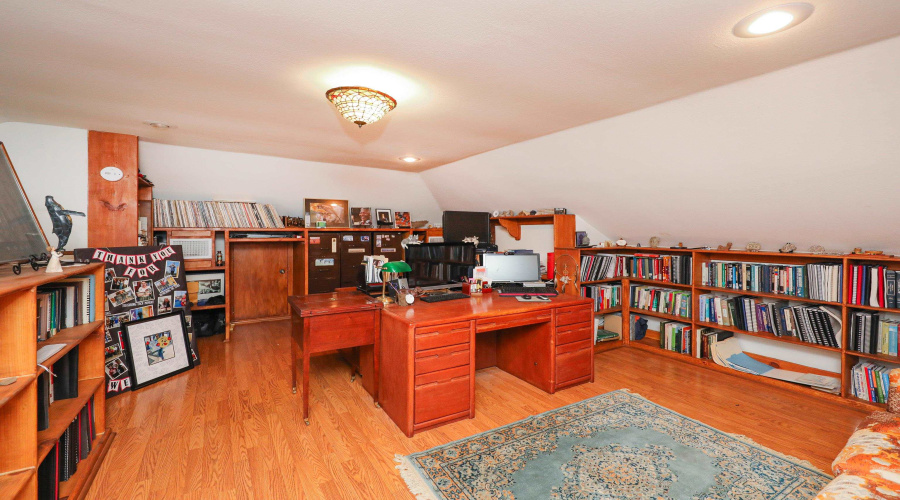 1215 St Patrick Dr, Laredo, Texas 78045, 3 Bedrooms Bedrooms, 7 Rooms Rooms,3 BathroomsBathrooms,Residential,For Sale,1215 St Patrick Dr,20254431