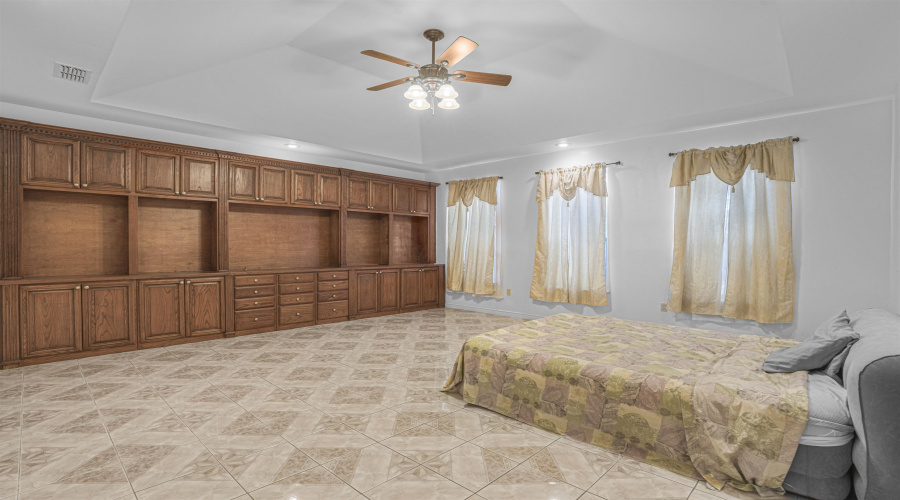 245 Lake Powell Dr, Laredo, Texas 78045, 6 Bedrooms Bedrooms, 9 Rooms Rooms,4 BathroomsBathrooms,Residential,For Sale,245 Lake Powell Dr,20255531