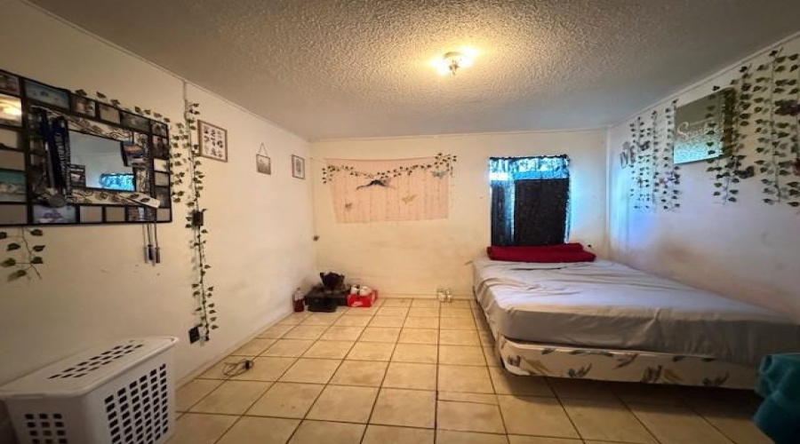 3006 Garfield St, Laredo, Texas 78043, 3 Bedrooms Bedrooms, 5 Rooms Rooms,2 BathroomsBathrooms,Residential,For Sale,3006 Garfield St,20255535