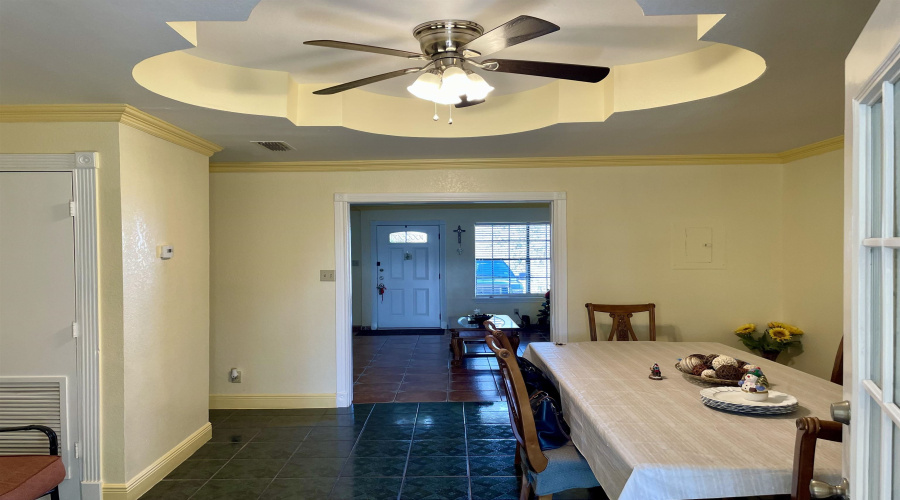 2815 Diaz St, Laredo, Texas 78043, 4 Bedrooms Bedrooms, 7 Rooms Rooms,2 BathroomsBathrooms,Residential,For Sale,2815 Diaz St,20255536