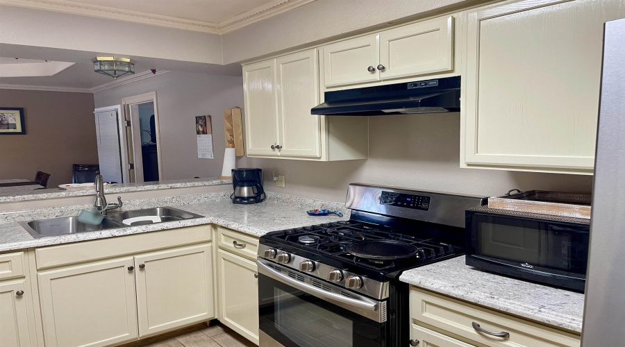 2815 Diaz St, Laredo, Texas 78043, 4 Bedrooms Bedrooms, 7 Rooms Rooms,2 BathroomsBathrooms,Residential,For Sale,2815 Diaz St,20255536