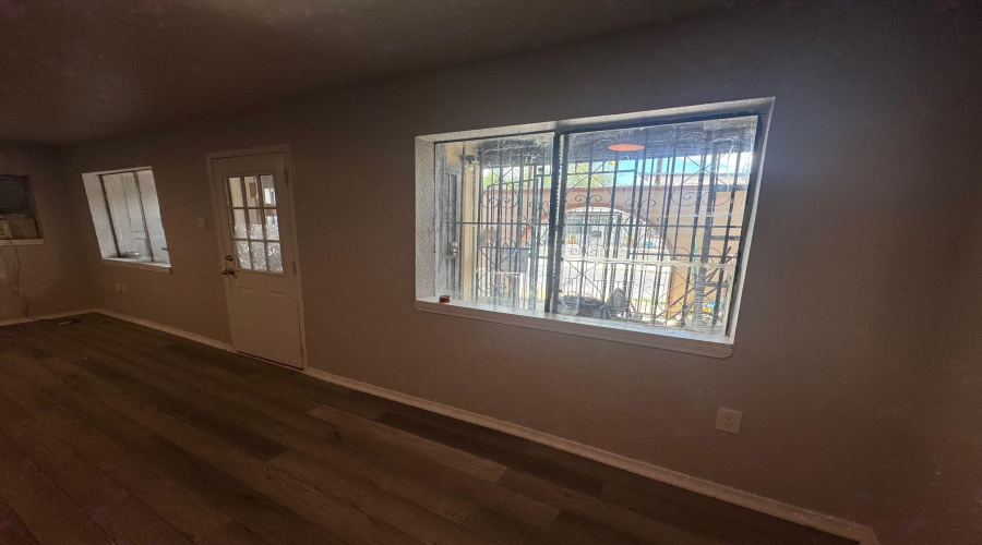 520 Hidalgo St, Laredo, Texas 78040, 1 Bedroom Bedrooms, 1 Room Rooms,1 BathroomBathrooms,Residential,For Rent,520 Hidalgo St,20252757