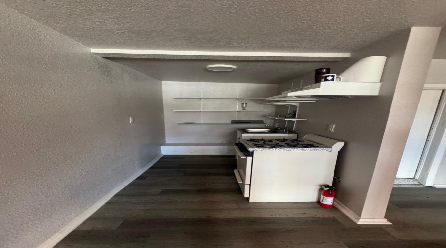 520 Hidalgo St, Laredo, Texas 78040, 1 Bedroom Bedrooms, 1 Room Rooms,1 BathroomBathrooms,Residential,For Rent,520 Hidalgo St,20252757