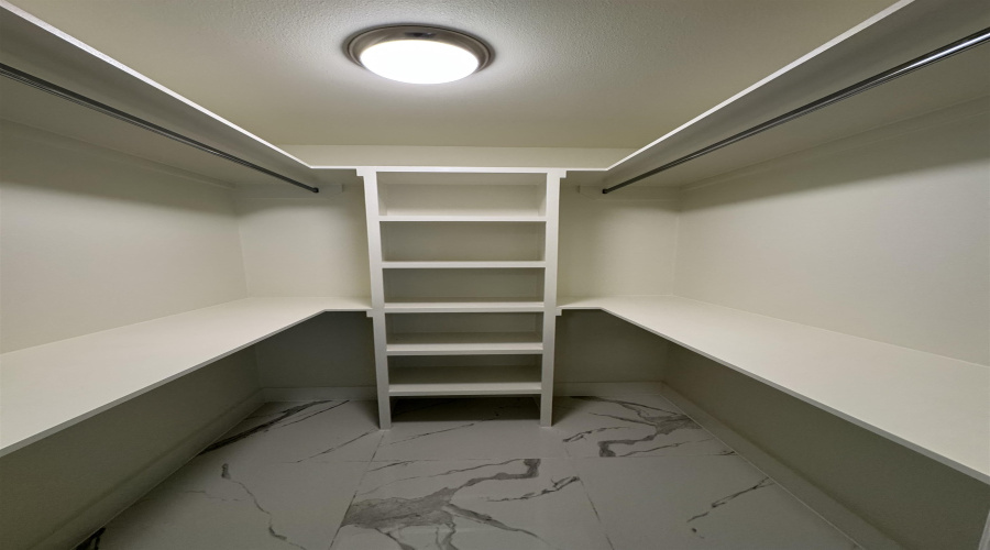 13 Royale Cir, Laredo, Texas 78041, 3 Bedrooms Bedrooms, 8 Rooms Rooms,2 BathroomsBathrooms,Residential,For Sale,13 Royale Cir,20255540