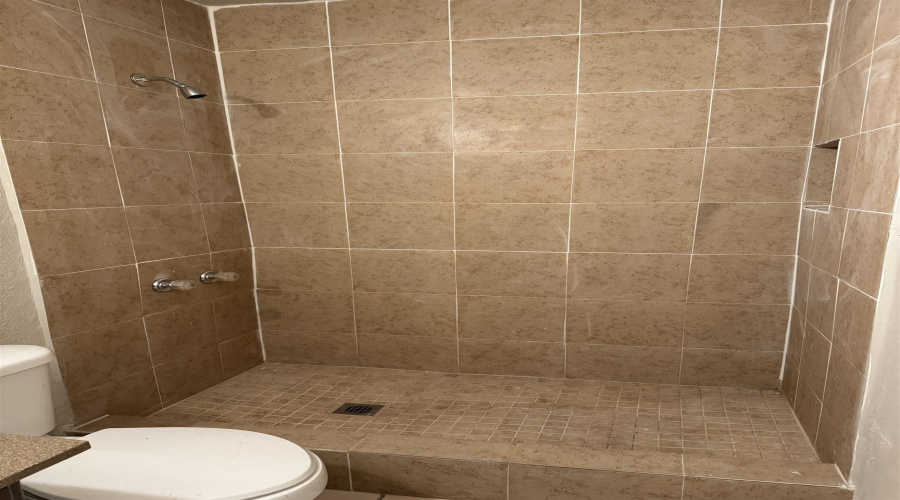 2807 Garfield St, Laredo, Texas 78043, 2 Bedrooms Bedrooms, 4 Rooms Rooms,1 BathroomBathrooms,Residential,For Rent,2807 Garfield St,20255548