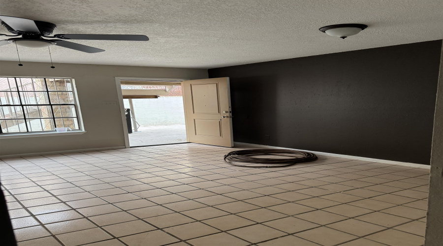 2807 Garfield St, Laredo, Texas 78043, 2 Bedrooms Bedrooms, 4 Rooms Rooms,1 BathroomBathrooms,Residential,For Rent,2807 Garfield St,20255548