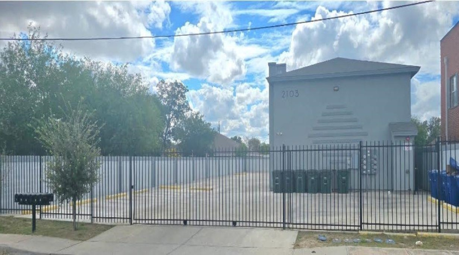 2103 Napoleon St, Laredo, Texas 78043, 2 Bedrooms Bedrooms, 3 Rooms Rooms,1 BathroomBathrooms,Residential,For Sale,2103 Napoleon St,20255549