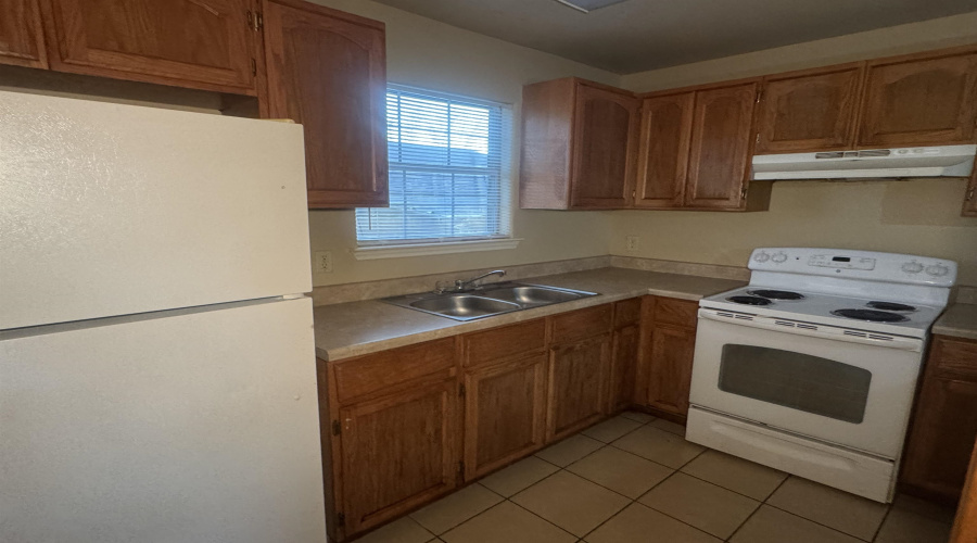 2801 S Bartlett Ave, Laredo, Texas 78046, 2 Bedrooms Bedrooms, 4 Rooms Rooms,1 BathroomBathrooms,Residential,For Rent,2801 S Bartlett Ave,20255553