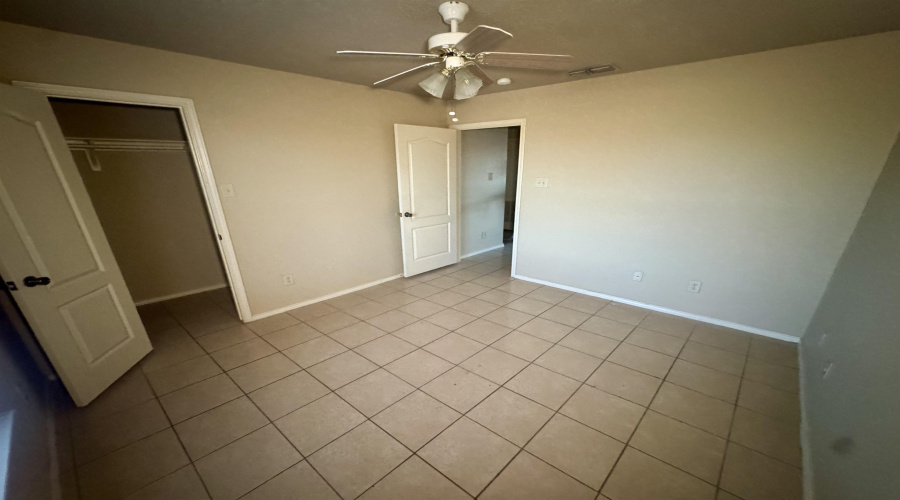 2801 S Bartlett Ave, Laredo, Texas 78046, 2 Bedrooms Bedrooms, 4 Rooms Rooms,1 BathroomBathrooms,Residential,For Rent,2801 S Bartlett Ave,20255553