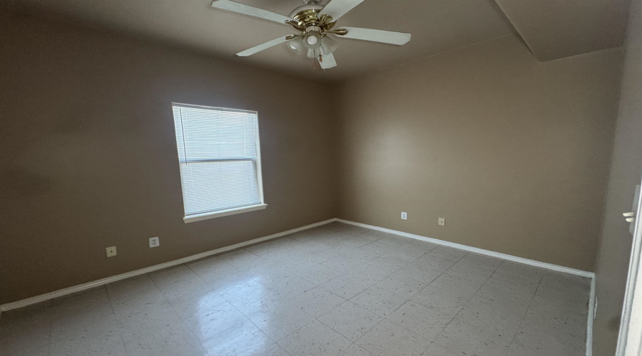 4502 Llano Rd, Laredo, Texas 78046, 2 Bedrooms Bedrooms, 4 Rooms Rooms,1 BathroomBathrooms,Residential,For Rent,4502 Llano Rd,20255555