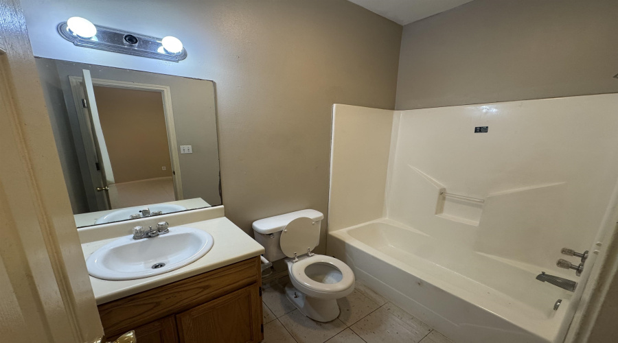 4502 Llano Rd, Laredo, Texas 78046-0000, 1 Bedroom Bedrooms, 3 Rooms Rooms,1 BathroomBathrooms,Residential,For Rent,4502 Llano Rd,20255556