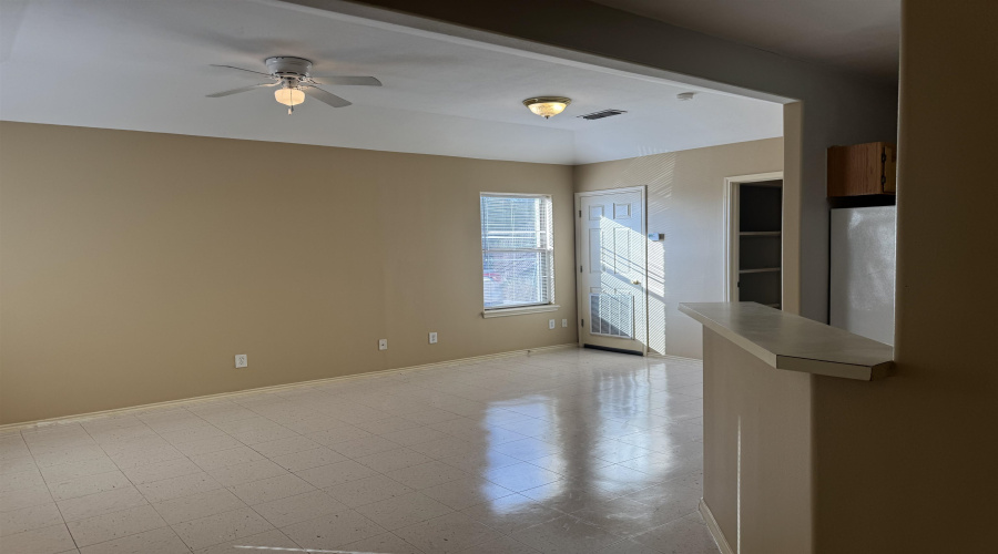 4502 Llano Rd, Laredo, Texas 78046-0000, 1 Bedroom Bedrooms, 3 Rooms Rooms,1 BathroomBathrooms,Residential,For Rent,4502 Llano Rd,20255556