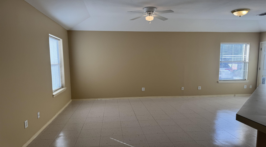 4502 Llano Rd, Laredo, Texas 78046-0000, 1 Bedroom Bedrooms, 3 Rooms Rooms,1 BathroomBathrooms,Residential,For Rent,4502 Llano Rd,20255556