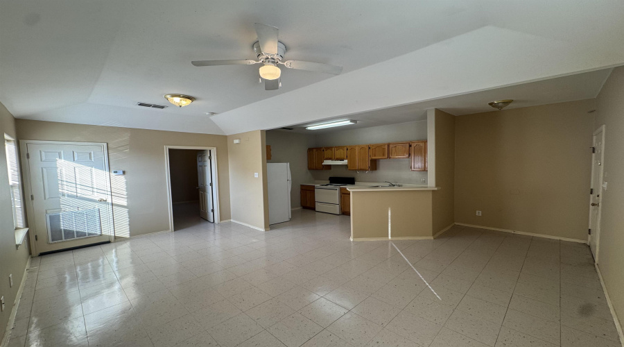 4502 Llano Rd, Laredo, Texas 78046-0000, 1 Bedroom Bedrooms, 3 Rooms Rooms,1 BathroomBathrooms,Residential,For Rent,4502 Llano Rd,20255556