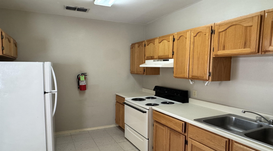 4502 Llano Rd, Laredo, Texas 78046-0000, 1 Bedroom Bedrooms, 3 Rooms Rooms,1 BathroomBathrooms,Residential,For Rent,4502 Llano Rd,20255556