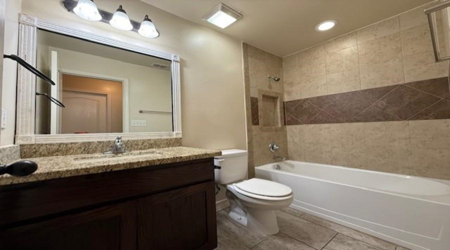 2421 Lucia Ct, Laredo, Texas 78041, 3 Bedrooms Bedrooms, 5 Rooms Rooms,2 BathroomsBathrooms,Residential,For Rent,2421 Lucia Ct,20255557