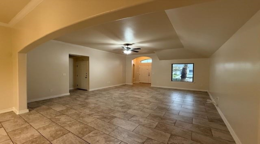 2421 Lucia Ct, Laredo, Texas 78041, 3 Bedrooms Bedrooms, 5 Rooms Rooms,2 BathroomsBathrooms,Residential,For Rent,2421 Lucia Ct,20255557