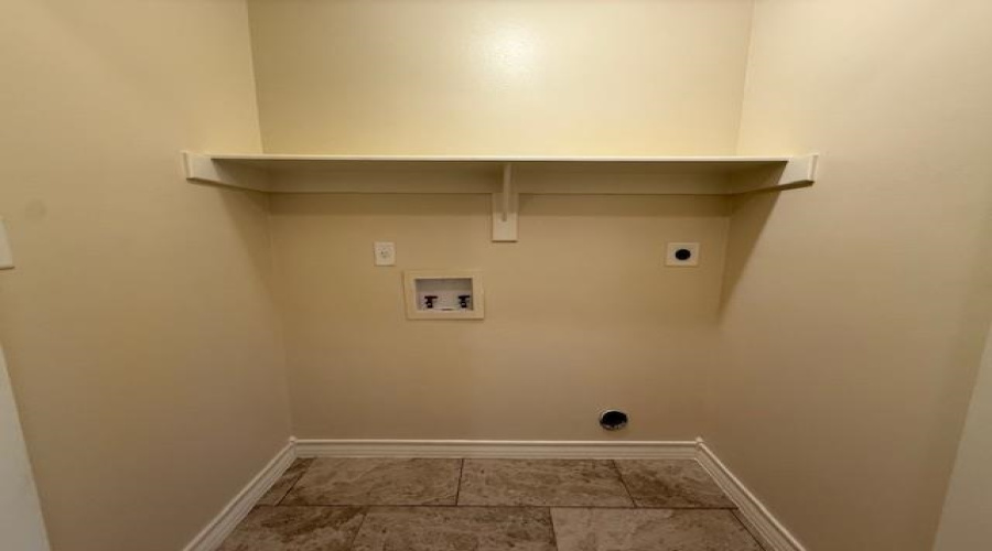 2421 Lucia Ct, Laredo, Texas 78041, 3 Bedrooms Bedrooms, 5 Rooms Rooms,2 BathroomsBathrooms,Residential,For Rent,2421 Lucia Ct,20255557